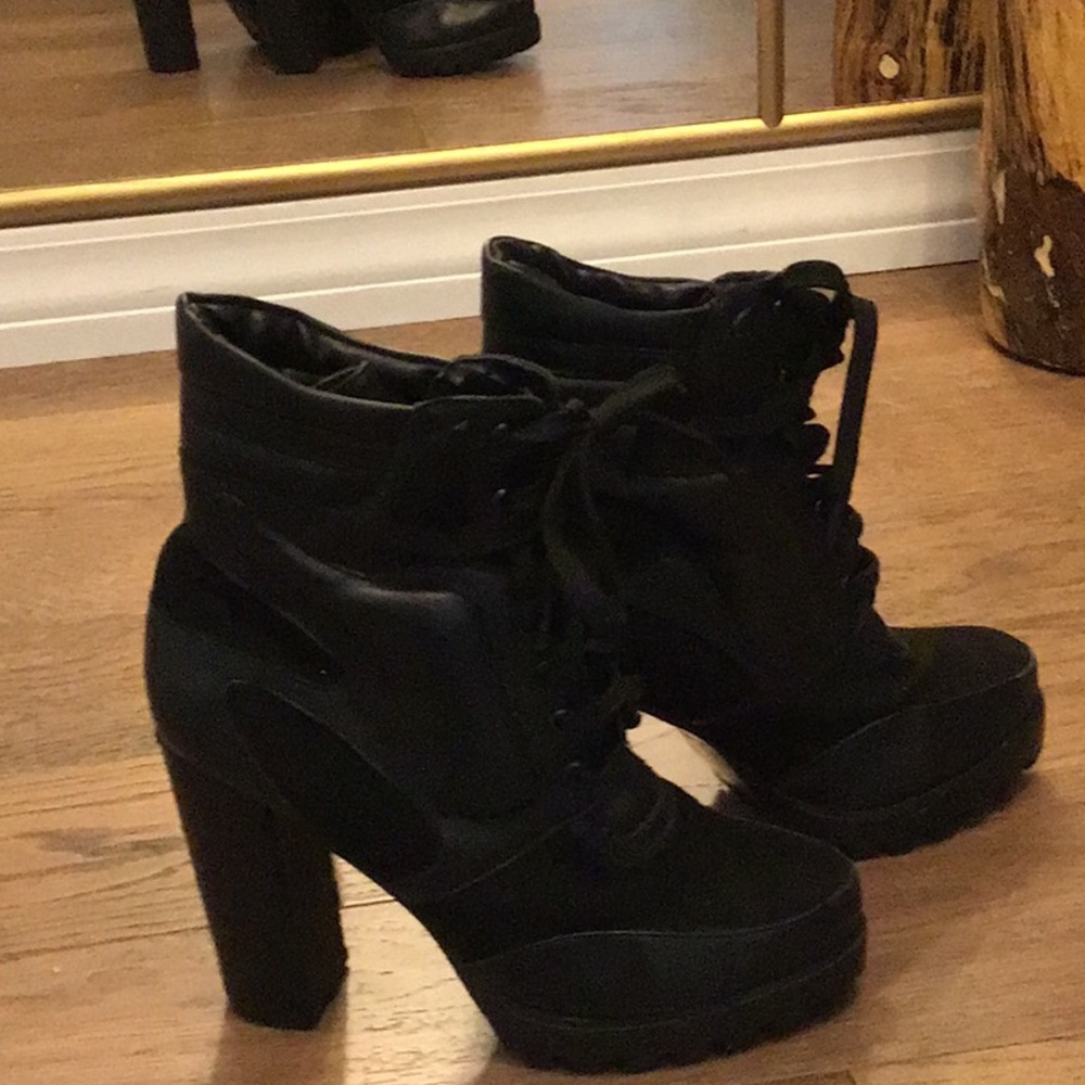Black leather and velvet heeled boots
